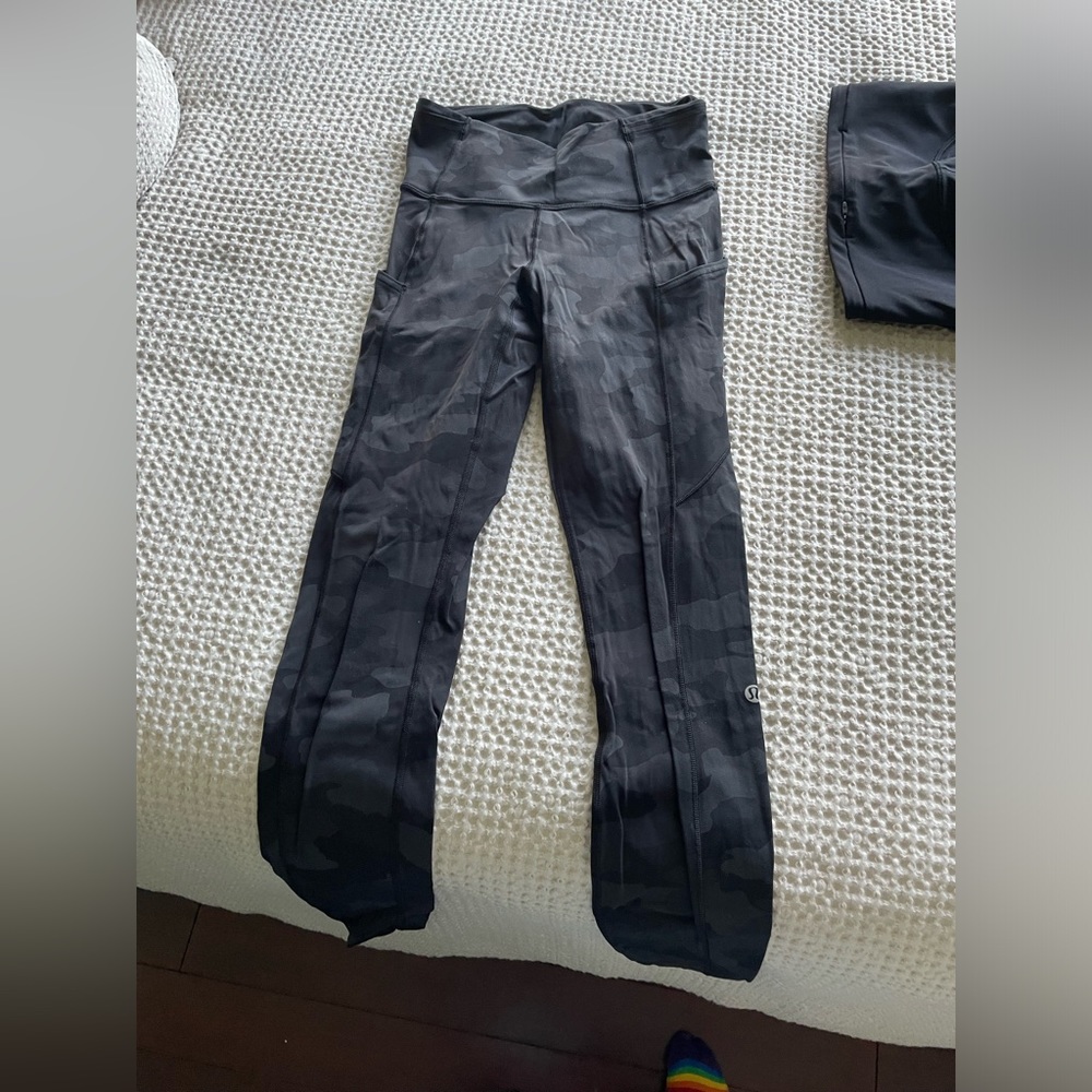 Lululemon camo leggings size 2